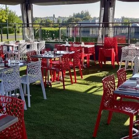 Contact Hotel Fontenay Le Comte Zewnętrze zdjęcie