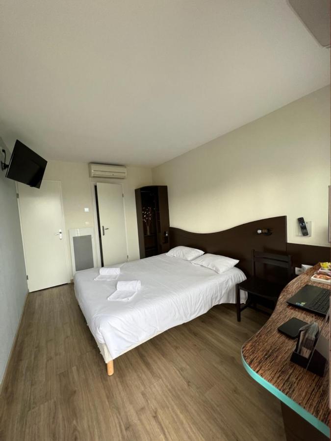 Contact Hotel Fontenay Le Comte Zewnętrze zdjęcie