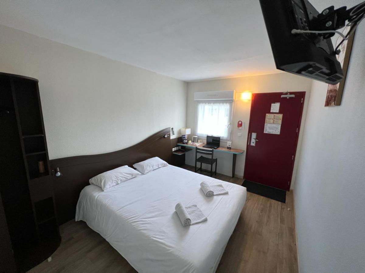 Contact Hotel Fontenay Le Comte Zewnętrze zdjęcie